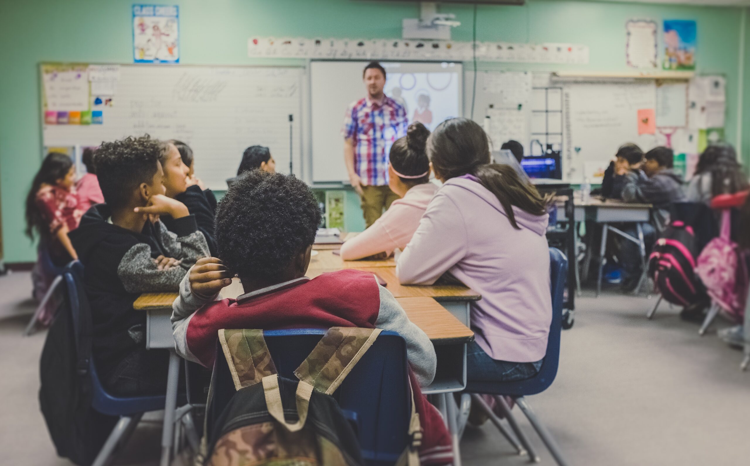 Desigualdad socioeconómica en la educación de Cataluña, que se transfiere en los resultados negativos de los últimos informes